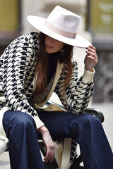 GRACE RANCHER IN OFF-WHITE