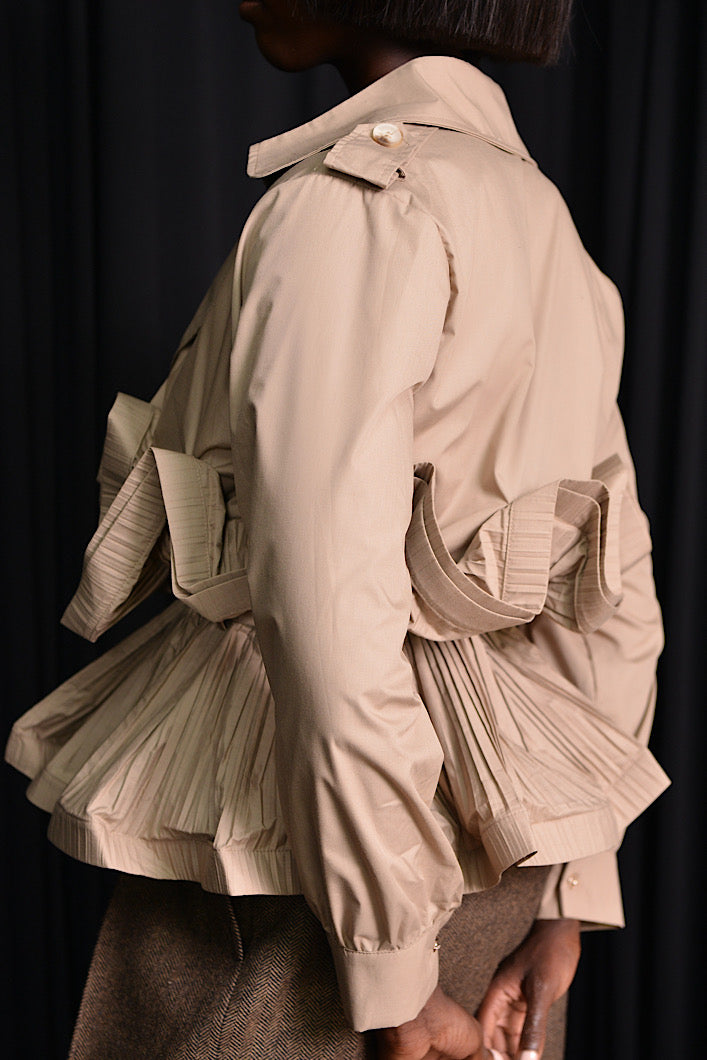 PRISTINA STRUCTURED RUFFLED CORSET SHIRT IN BEIGE