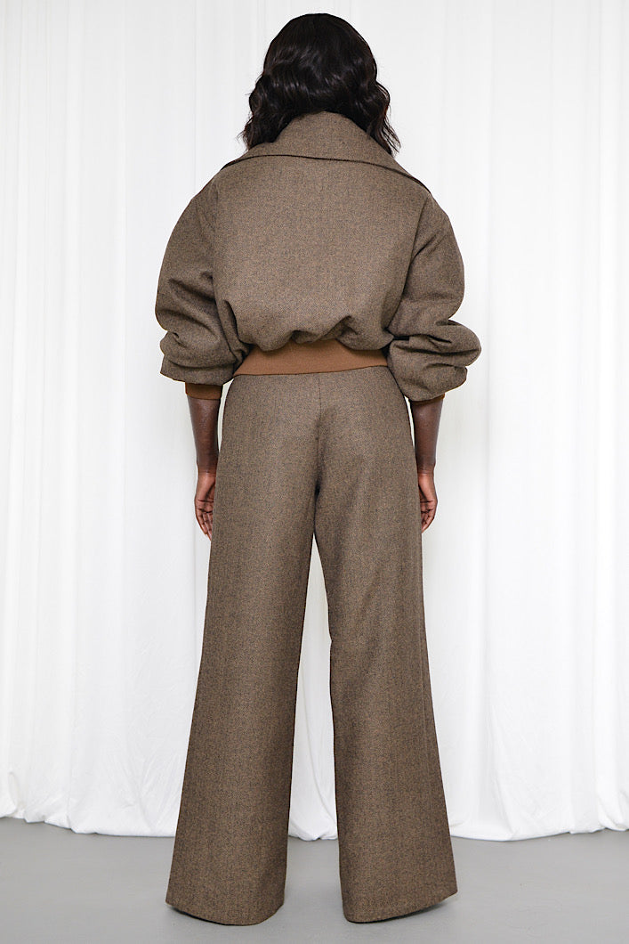 HARROW WIDE LEG HERRINGBONE PLEATED PANTS IN BROWN – THE KEMIST