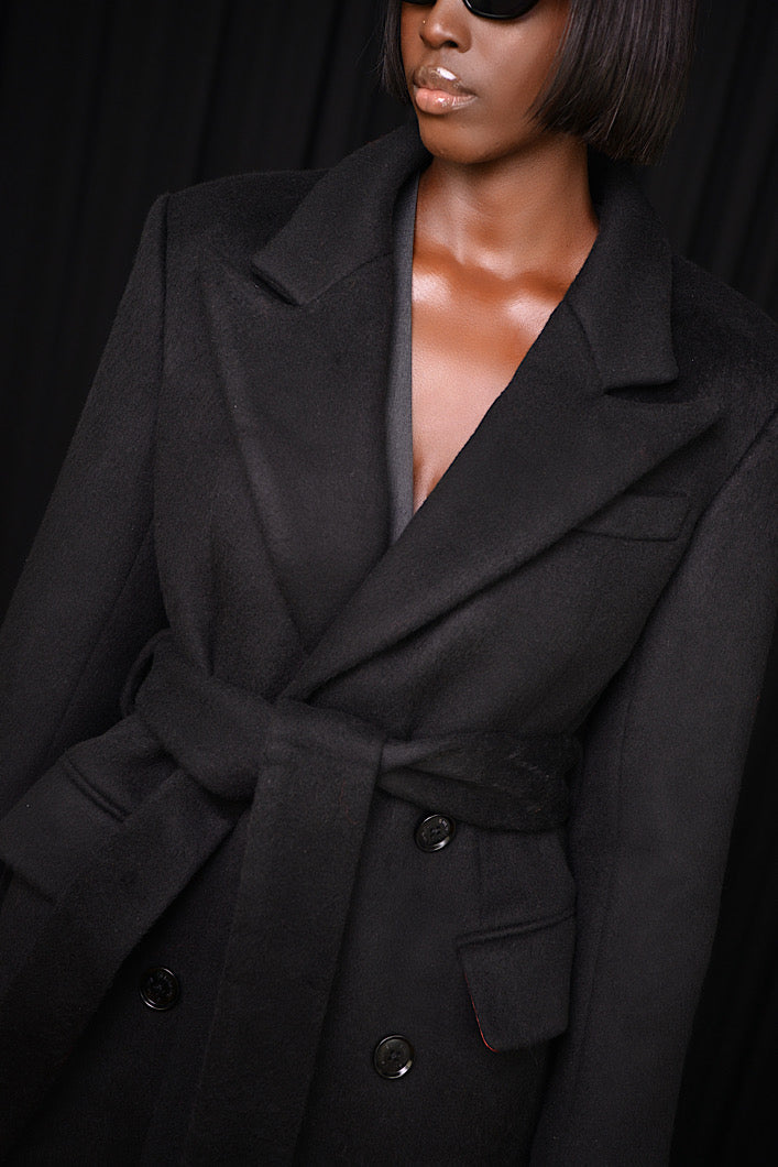 FRENCH STRUCTURED COAT IN BLACK