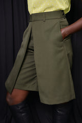 DERBY FRONT FLAP PLEATED SHORTS IN GREEN