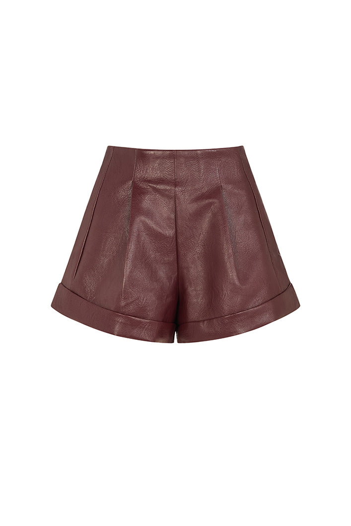 CARTER FAUX LEATHER SHORTS IN BURGUNDY