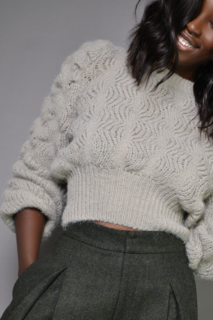 BOLTON TEXTURED CROPPED SWEATER IN GREY