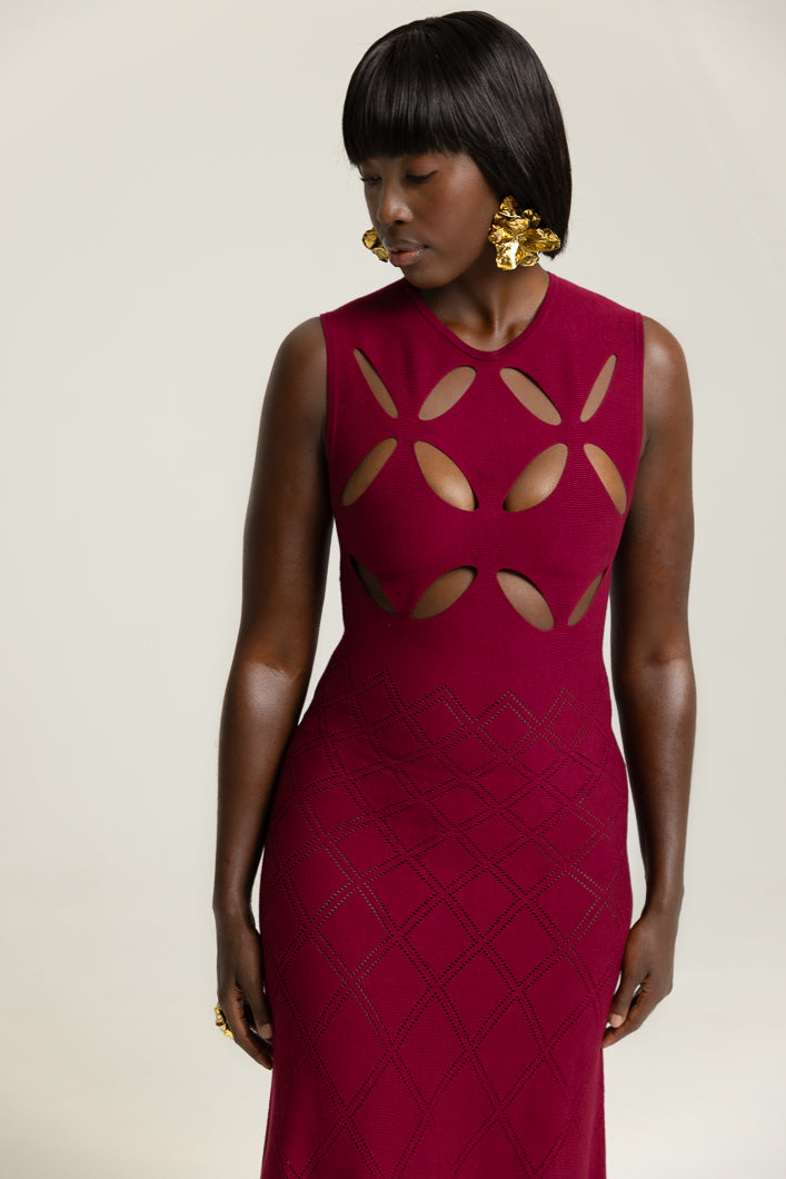 SEDONA CUT OUT KNIT DRESS IN BURGUNDY