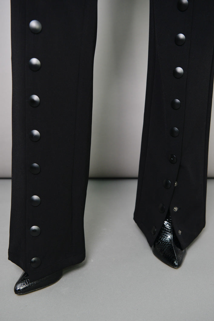 BELGRADE BUTTONS STRAIGHT LEG PANTS IN BLACK