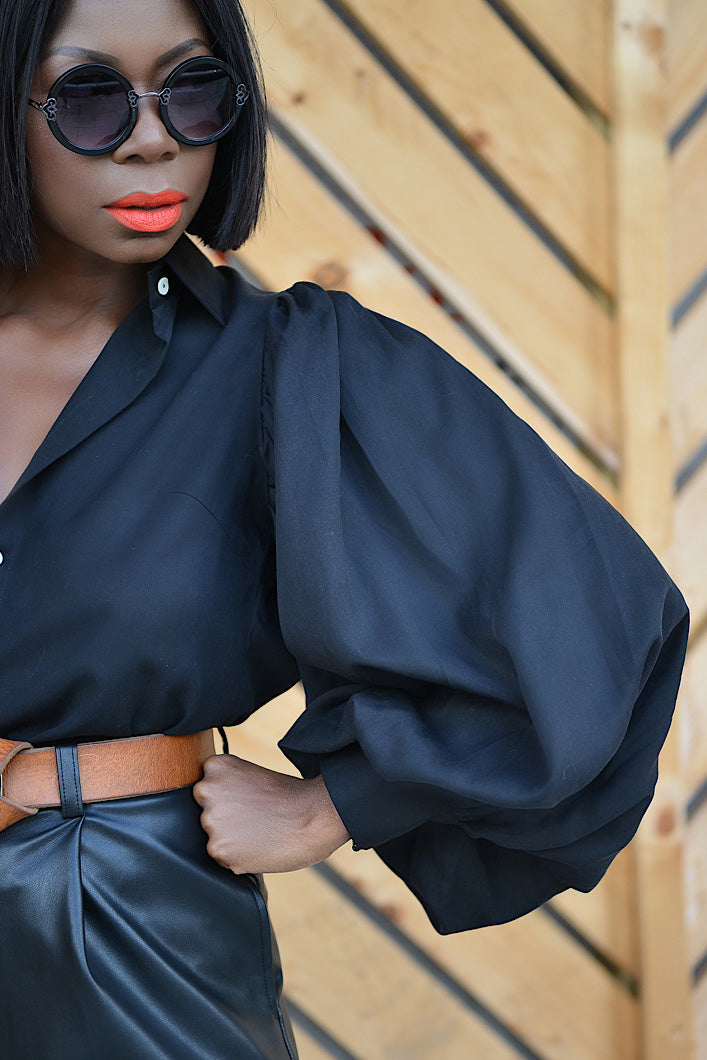 BILOXI BACKLESS PUFF SLEEVE SHIRT IN BLACK