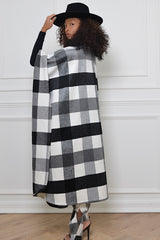 CARDIFF WOOLLEN PONCHO IN BLACK AND WHITE