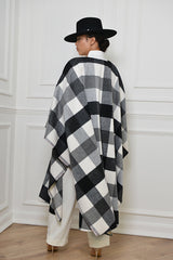 CARDIFF WOOLLEN PONCHO IN BLACK AND WHITE