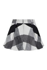CARDIFF WOOLLEN SHORTS IN BLACK AND WHITE