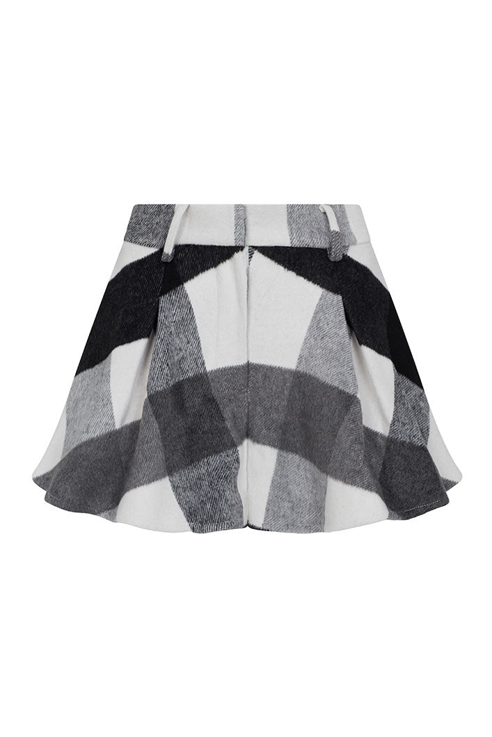 CARDIFF WOOLLEN SHORTS IN BLACK AND WHITE