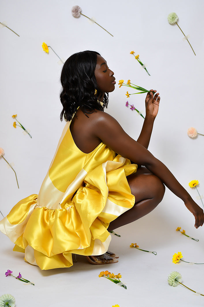 DELPHI HALTERNECK DRESS IN YELLOW