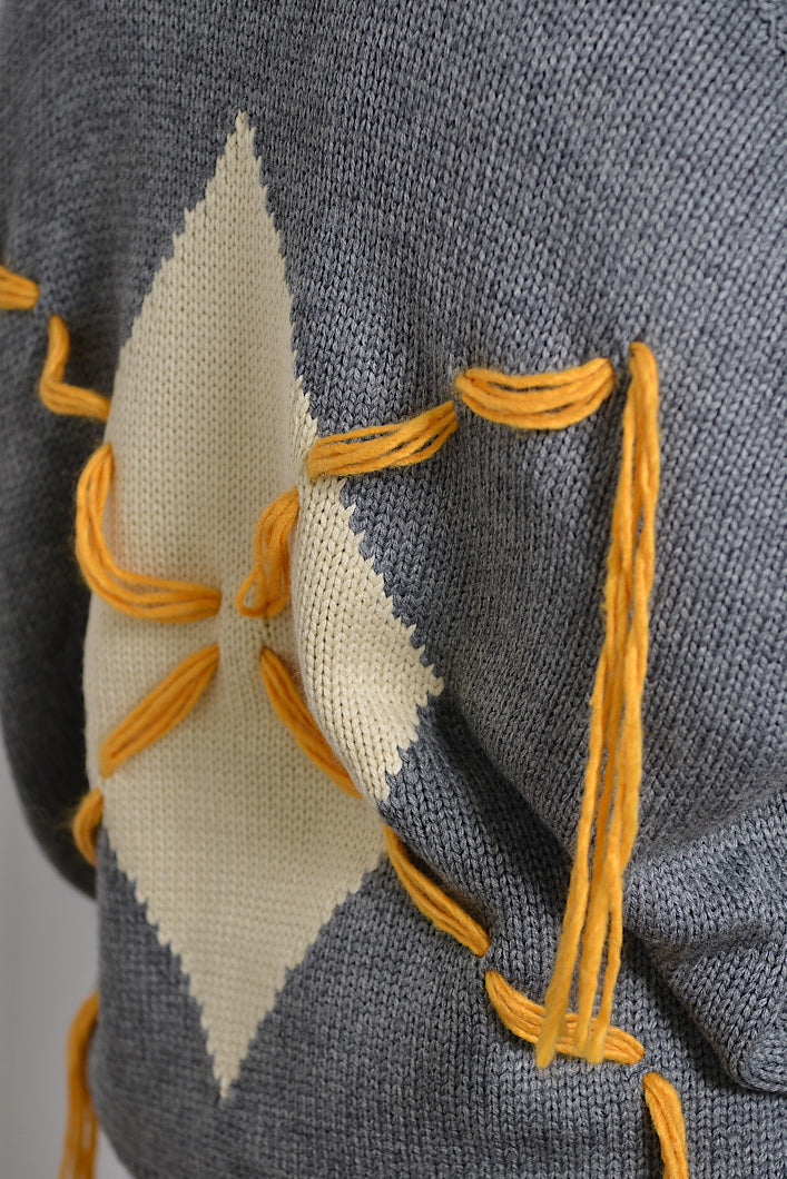 SUZHOU KNIT SWEATER IN GREY