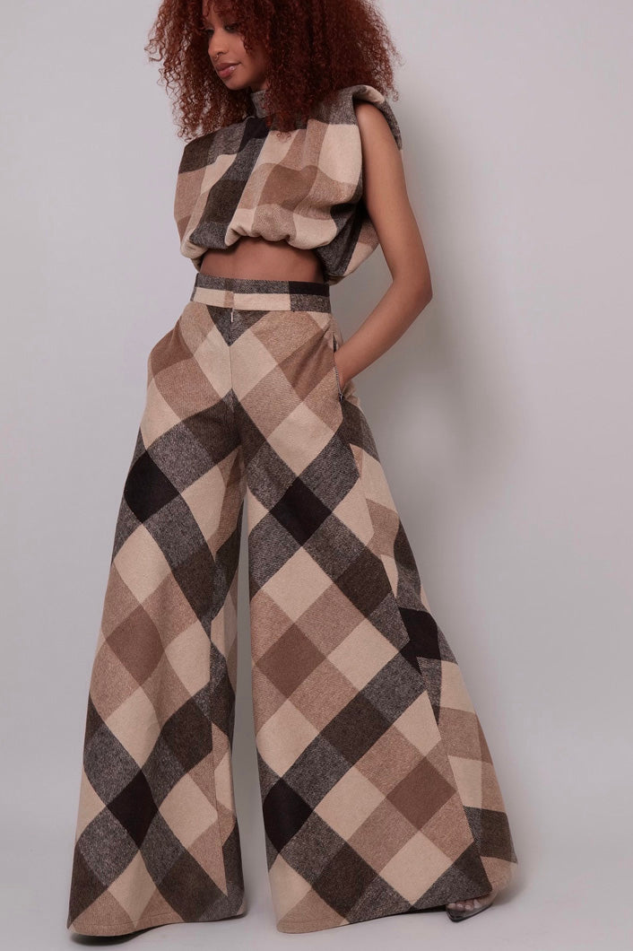 HIGHLAND WOOL SLEEVELESS TOP IN BROWN