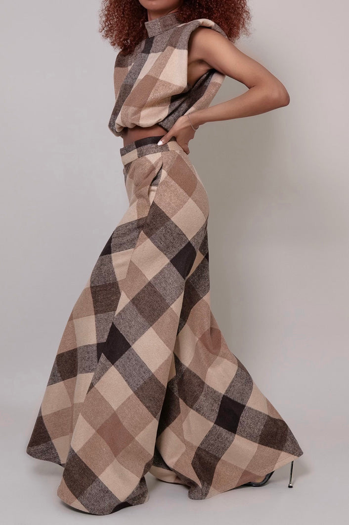 HIGHLAND WOOL SLEEVELESS TOP IN BROWN