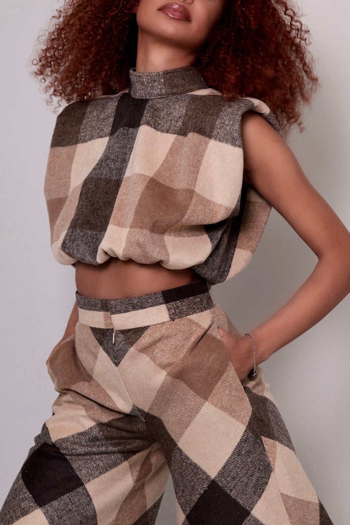 HIGHLAND WOOL SLEEVELESS TOP IN BROWN