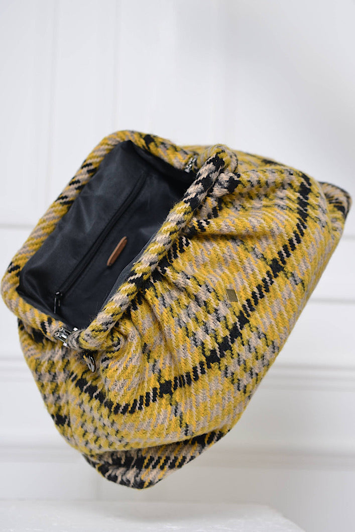 LINCOLN WOOLLEN CLUTCH BAG IN YELLOW