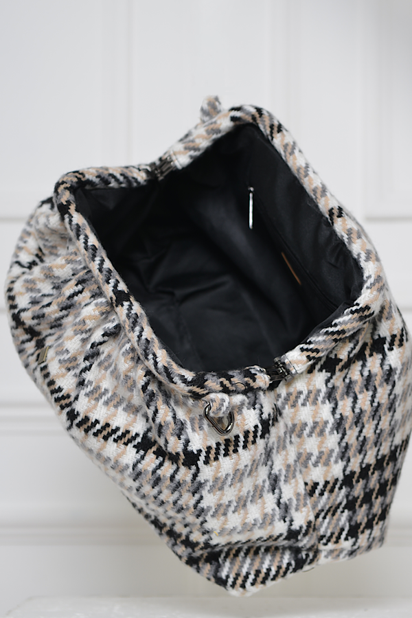 ODESSA WOOLLEN CLUTCH BAG IN WHITE