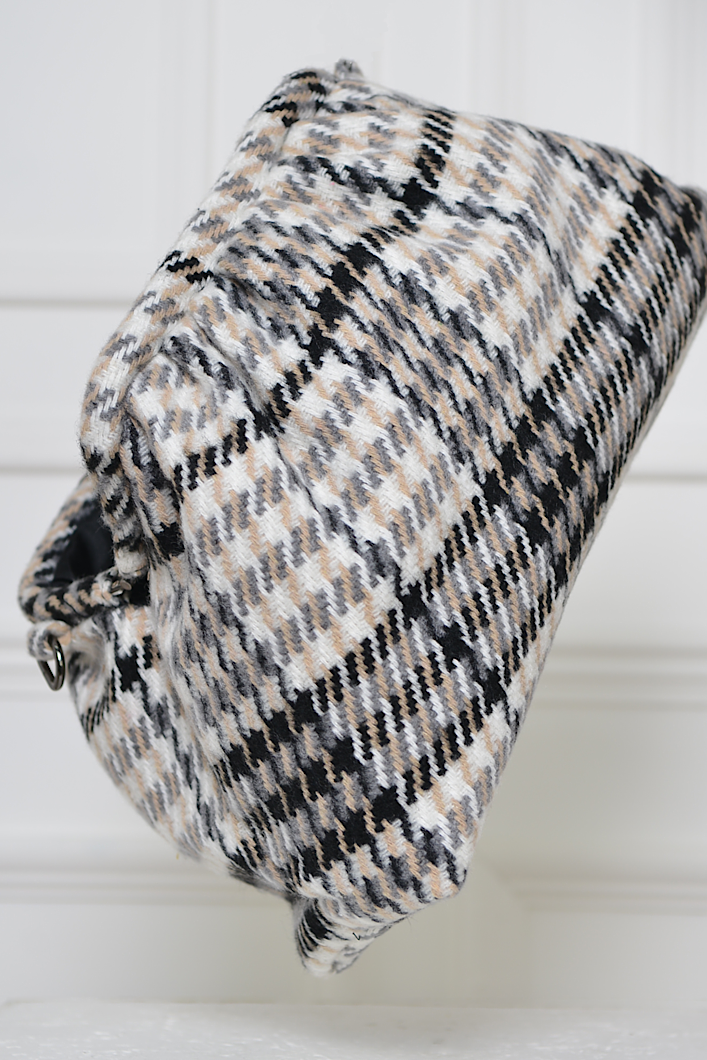 ODESSA WOOLLEN CLUTCH BAG IN WHITE