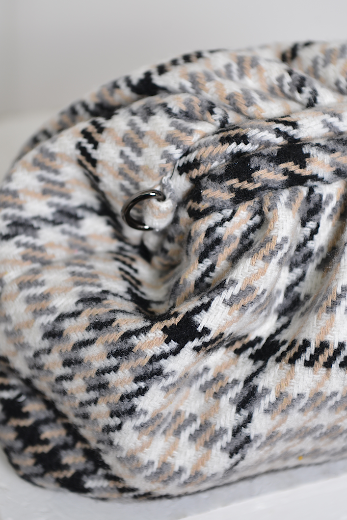 ODESSA WOOLLEN CLUTCH BAG IN WHITE