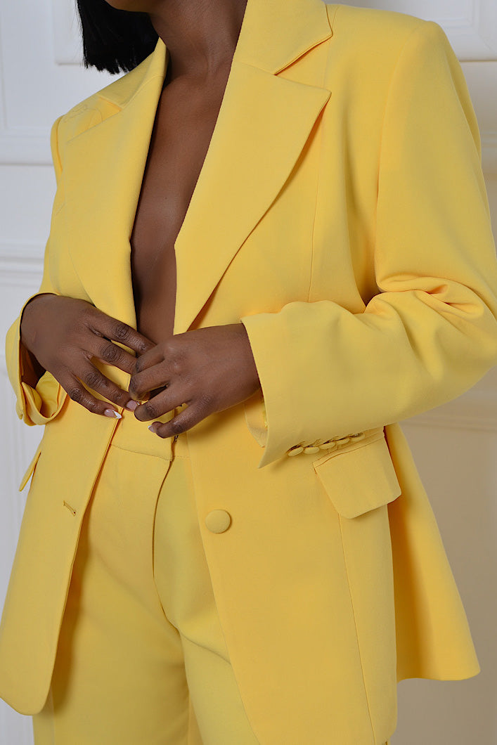 RIO SIDE BELT BLAZER IN YELLOW