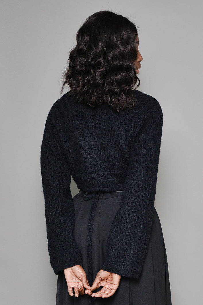 WARWICK WRAP TIE CROPPED CARDIGAN IN BLACK