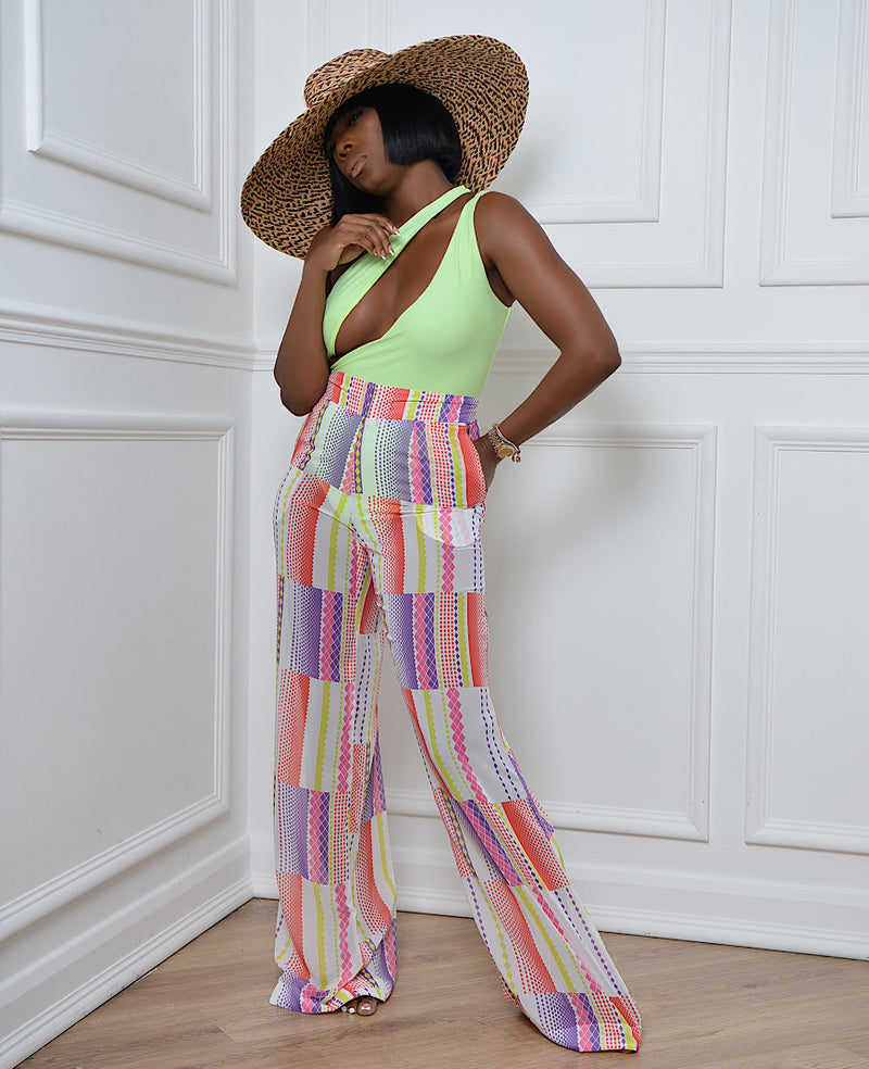 long printed pants in white with geometrical shapes