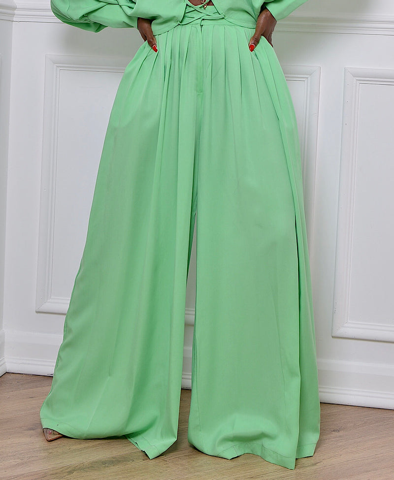 voluminous pants in green